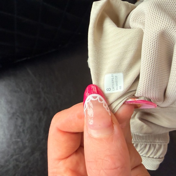 Lululemon Cream dance studio shorts 3.5 inches - Picture 3 of 4